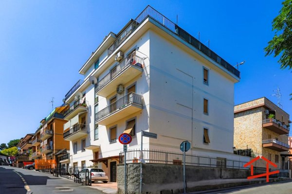 appartamento in vendita a Roma in zona Tomba di Nerone
