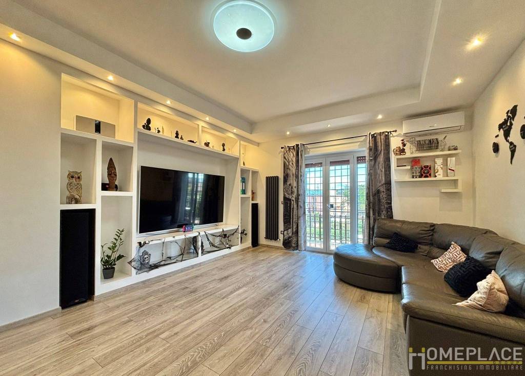 appartamento in vendita a Roma in zona Case Rosse