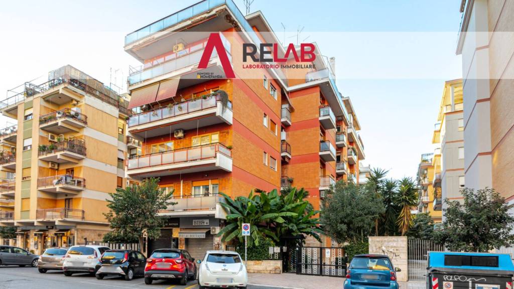 appartamento in vendita a Roma in zona Ostia