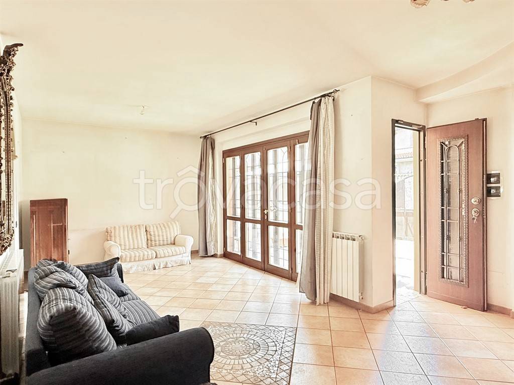 casa indipendente in vendita a Roma in zona Lunghezza