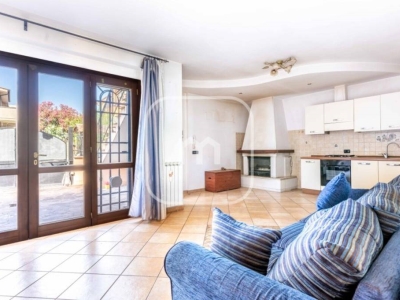 casa indipendente in vendita a Roma in zona Lunghezza