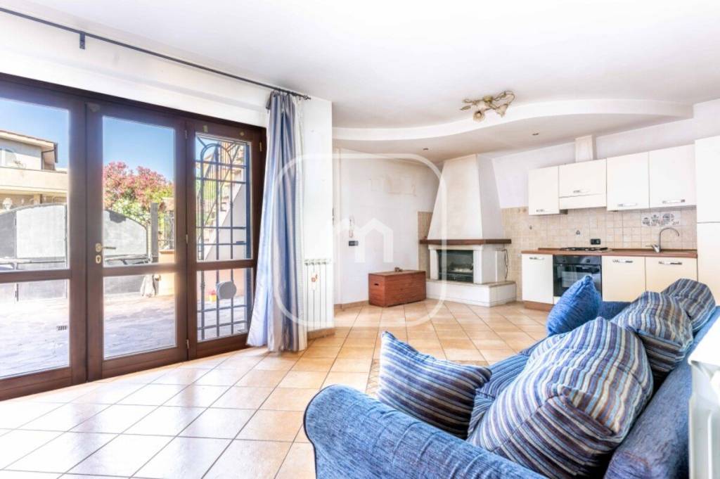 casa indipendente in vendita a Roma in zona Lunghezza