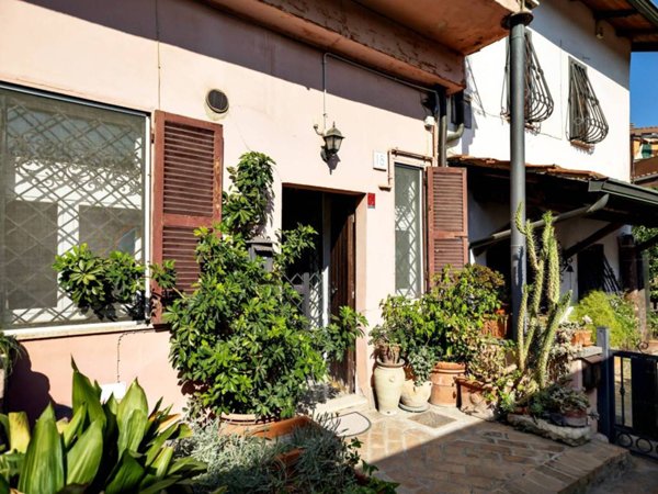 casa indipendente in vendita a Roma in zona Appio Latino
