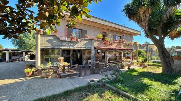 casa indipendente in vendita a Roma in zona Osteria Nuova