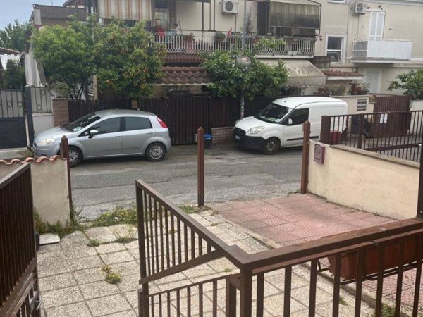 casa indipendente in vendita a Roma in zona Acilia