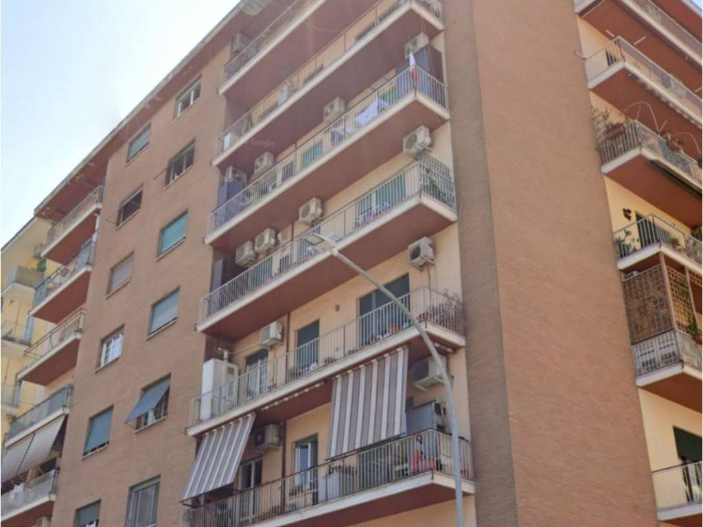 appartamento in vendita a Roma in zona Cinecittà