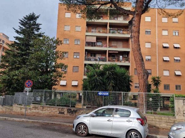 appartamento in vendita a Roma in zona Giuliano Dalmata