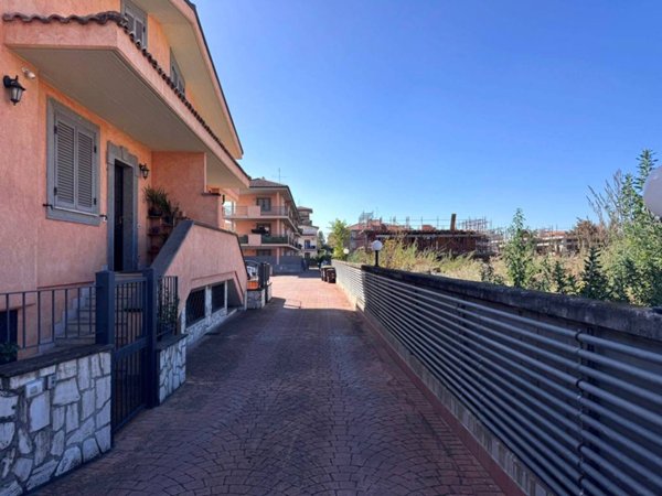appartamento in vendita a Roma in zona Finocchio