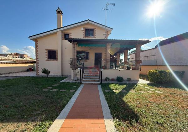 casa indipendente in vendita a Roma in zona Finocchio