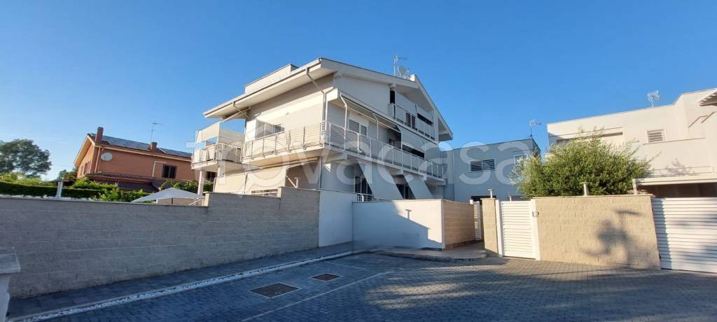 appartamento in vendita a Roma in zona Casal Palocco