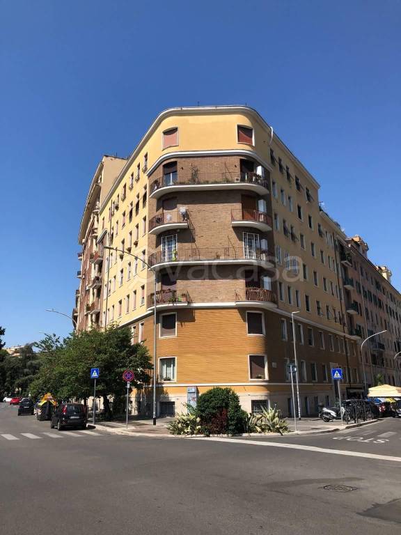appartamento in vendita a Roma in zona Tuscolano