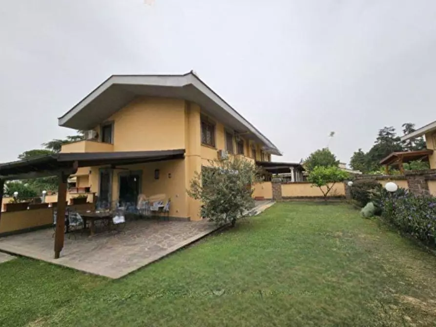 casa indipendente in vendita a Roma in zona Sette Bagni