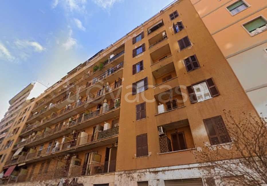 appartamento in vendita a Roma in zona Tuscolano