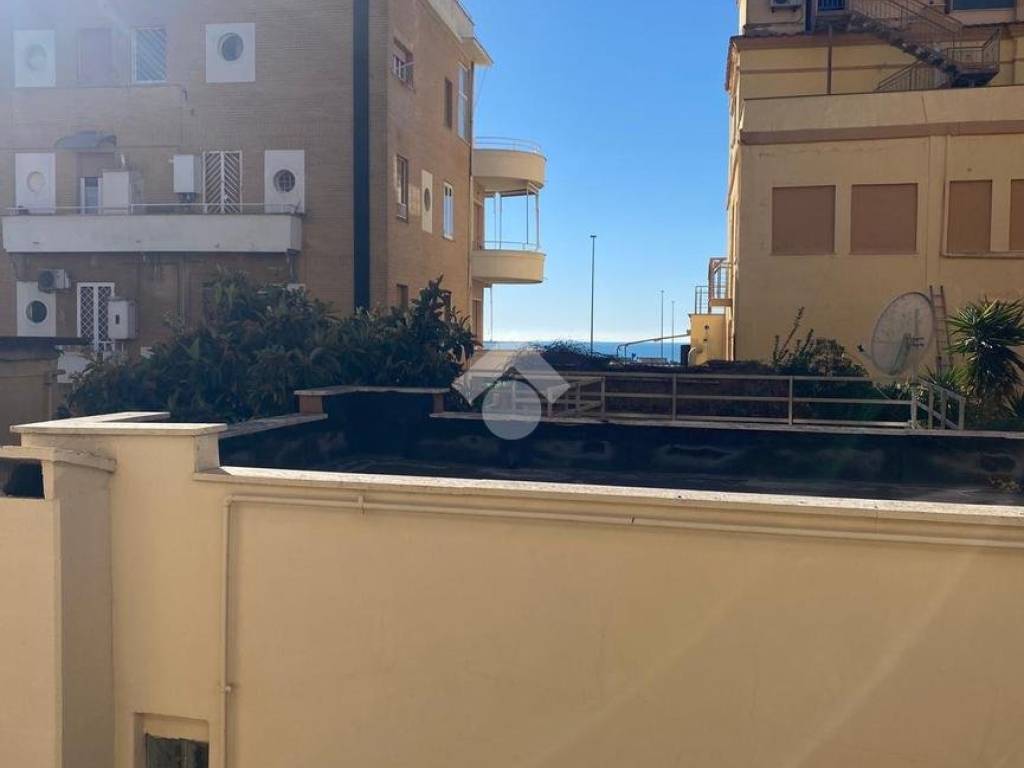 appartamento in vendita a Roma in zona Ostia
