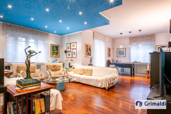 appartamento in vendita a Roma in zona Ardeatino