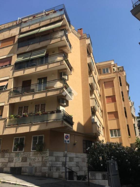 appartamento in vendita a Roma in zona Gianicolense