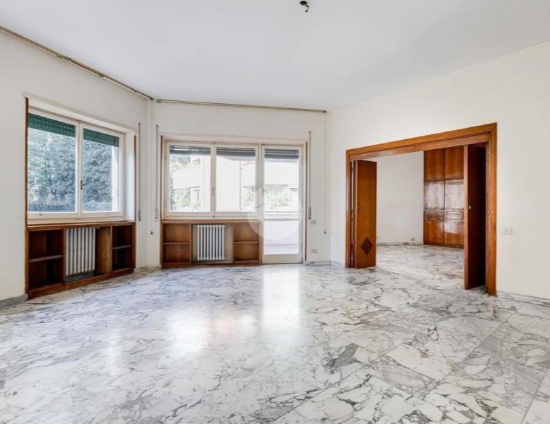appartamento in vendita a Roma in zona Tomba di Nerone
