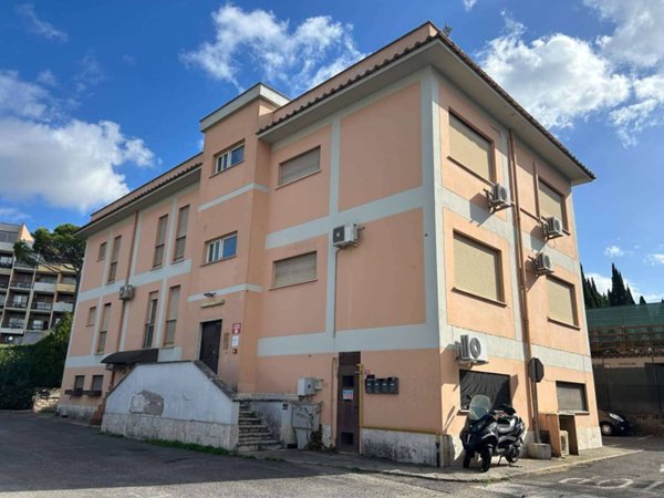intera palazzina in vendita a Roma in zona Aurelio