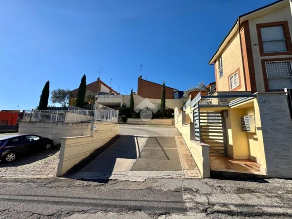 casa indipendente in vendita a Roma in zona Trigoria