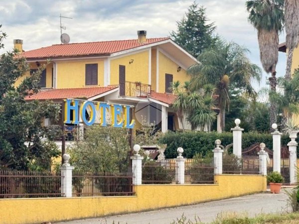 casa indipendente in vendita a Roma in zona Finocchio