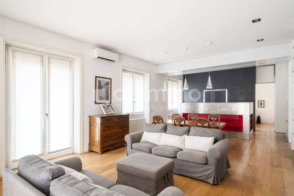 appartamento in vendita a Roma in zona Rione Monti/Campitelli