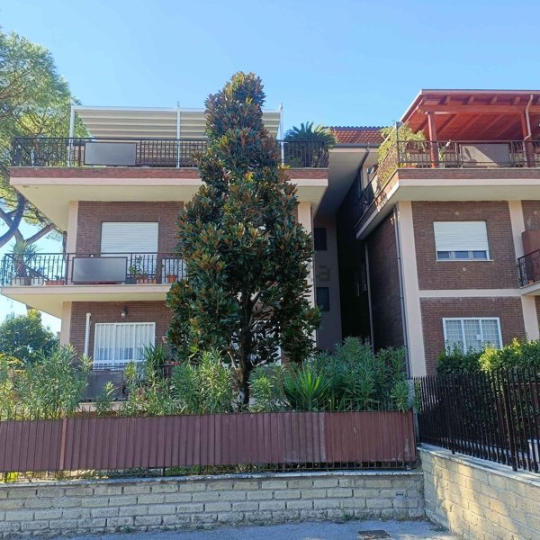 appartamento in vendita a Roma in zona Torre Gaia