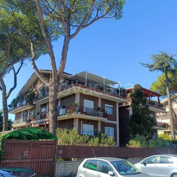 appartamento in vendita a Roma in zona Torre Gaia