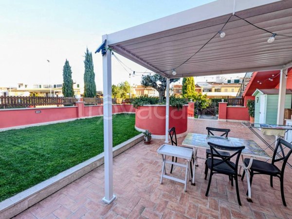 casa indipendente in vendita a Roma in zona Mezzocammino