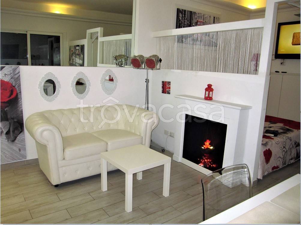 appartamento in vendita a Roma in zona Cinecittà