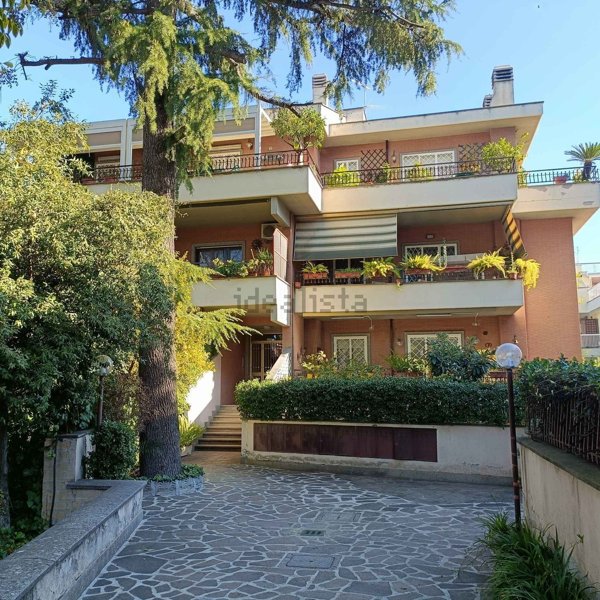 appartamento in vendita a Roma in zona Torre Gaia