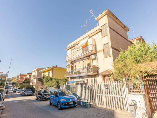 appartamento in vendita a Roma in zona Borghesiana