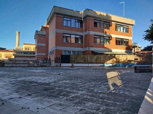 negozio in vendita a Roma in zona Appio Latino