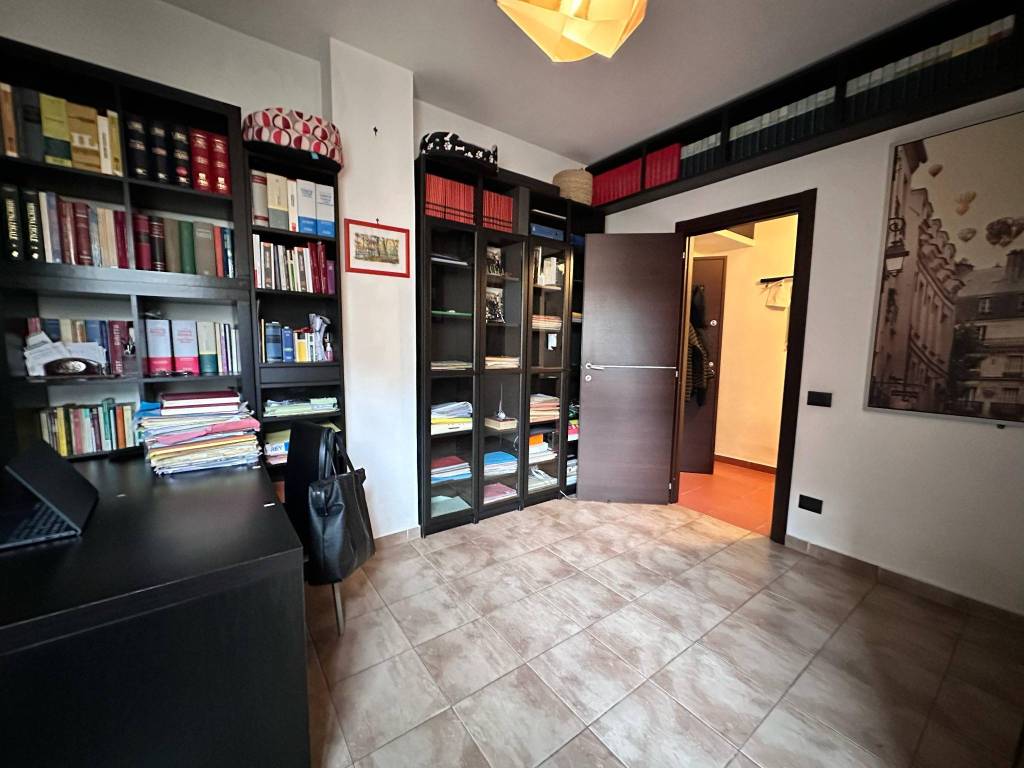 appartamento in vendita a Roma in zona Cinecittà