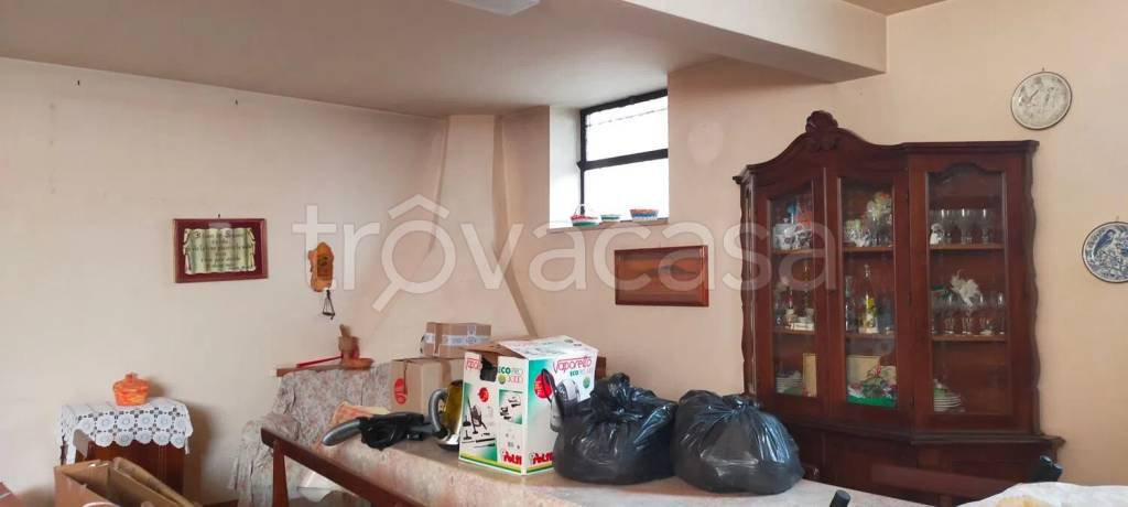 negozio in vendita a Roma in zona Finocchio