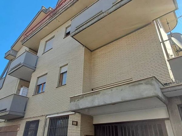 appartamento in vendita a Roma in zona Borghesiana