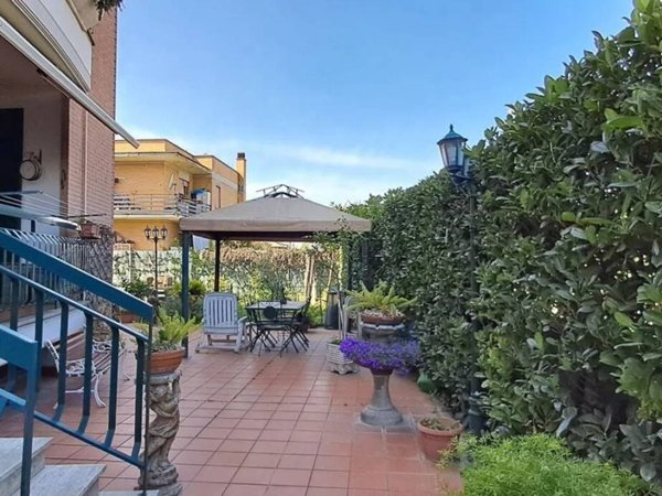 appartamento in vendita a Roma in zona Finocchio