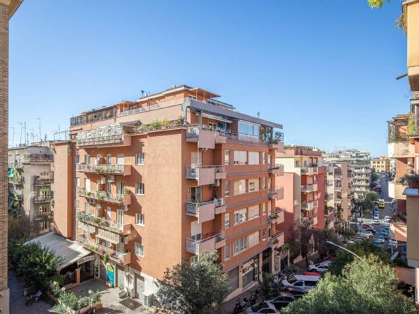 appartamento in vendita a Roma in zona Gianicolense