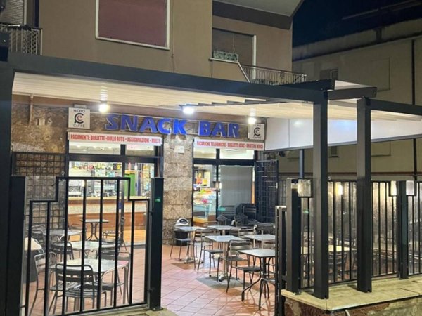 negozio in vendita a Roma in zona Torrevecchia