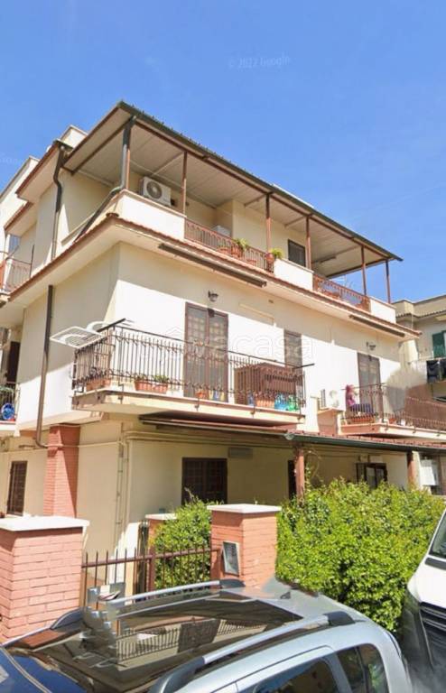 appartamento in vendita a Roma in zona Torre Angela