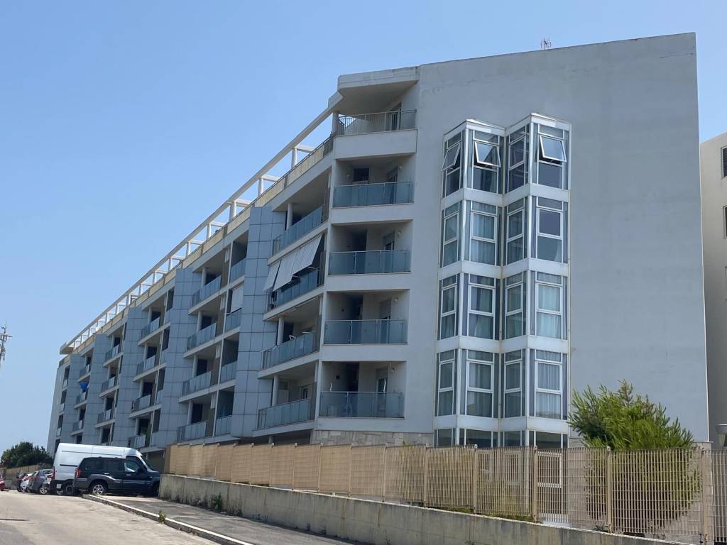 appartamento in vendita a Roma in zona Castel Fusano