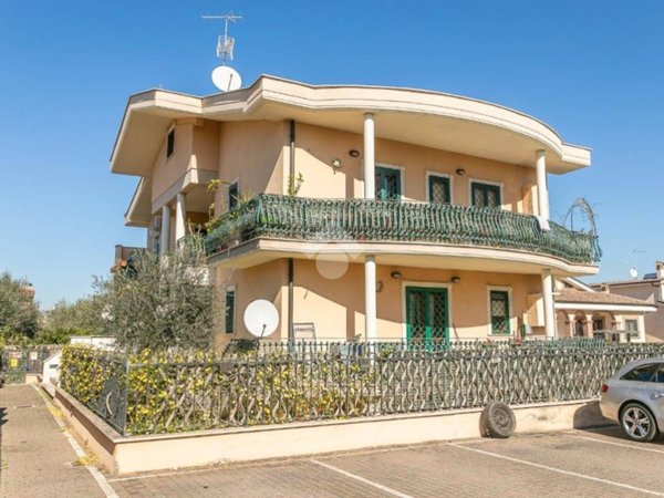 appartamento in vendita a Roma in zona Castelverde