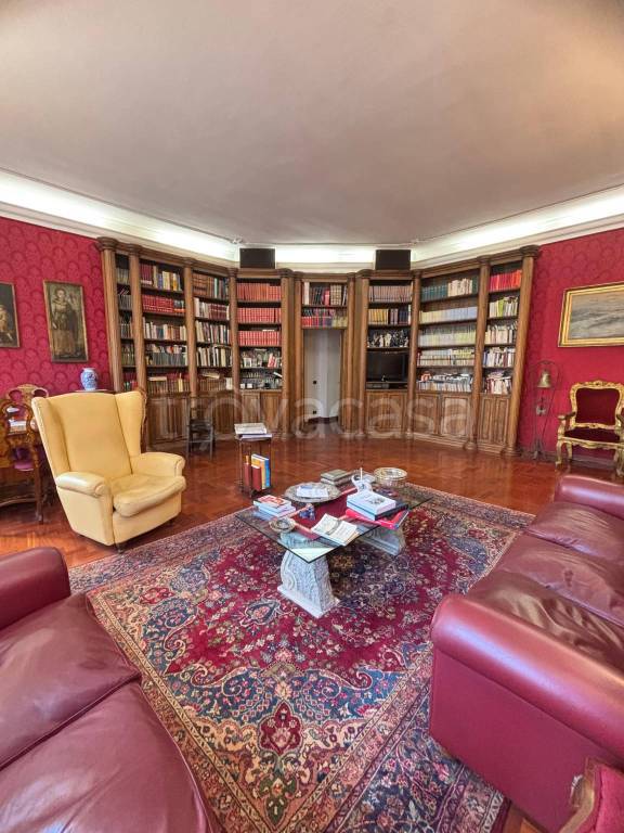 appartamento in vendita a Roma in zona Castro Pretorio