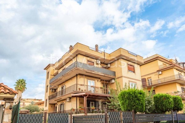 appartamento in vendita a Roma in zona Tor Bella Monaca
