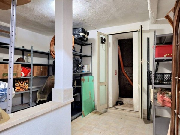 locale commerciale in vendita a Roma in zona Corviale