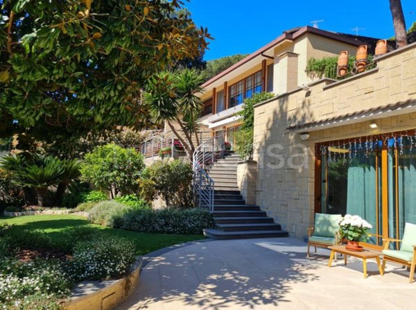 casa indipendente in vendita a Roma in zona EUR