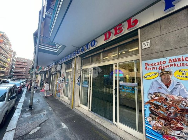 locale commerciale in vendita a Roma in zona Pietralata