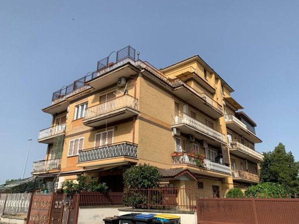 appartamento in vendita a Roma in zona Borghesiana