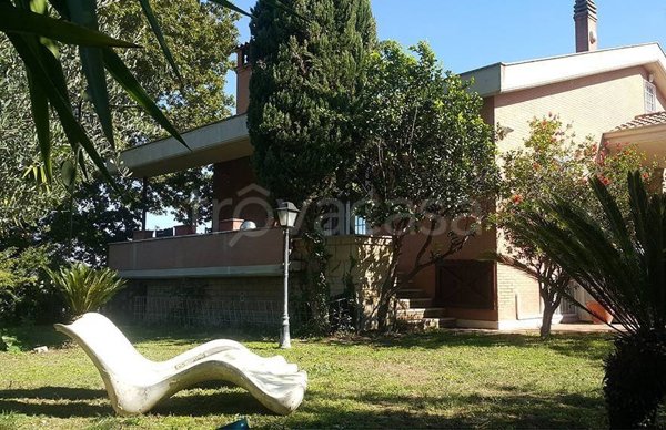 casa indipendente in vendita a Roma in zona Pantan Monastero
