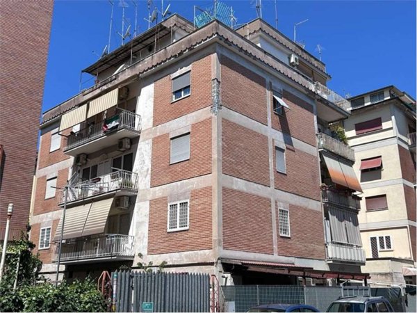 appartamento in vendita a Roma in zona Torre Maura