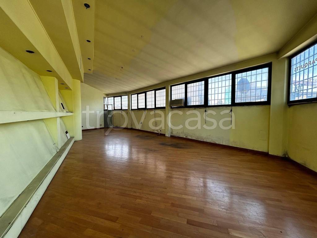 negozio in vendita a Roma in zona Castel di Leva